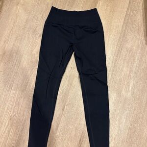 Women’s Aroula Black Leggings